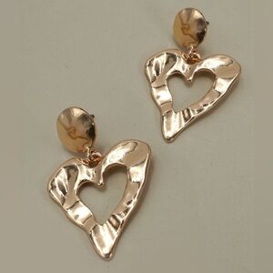 Hammered Gold Heart Drop Earrings (5110)